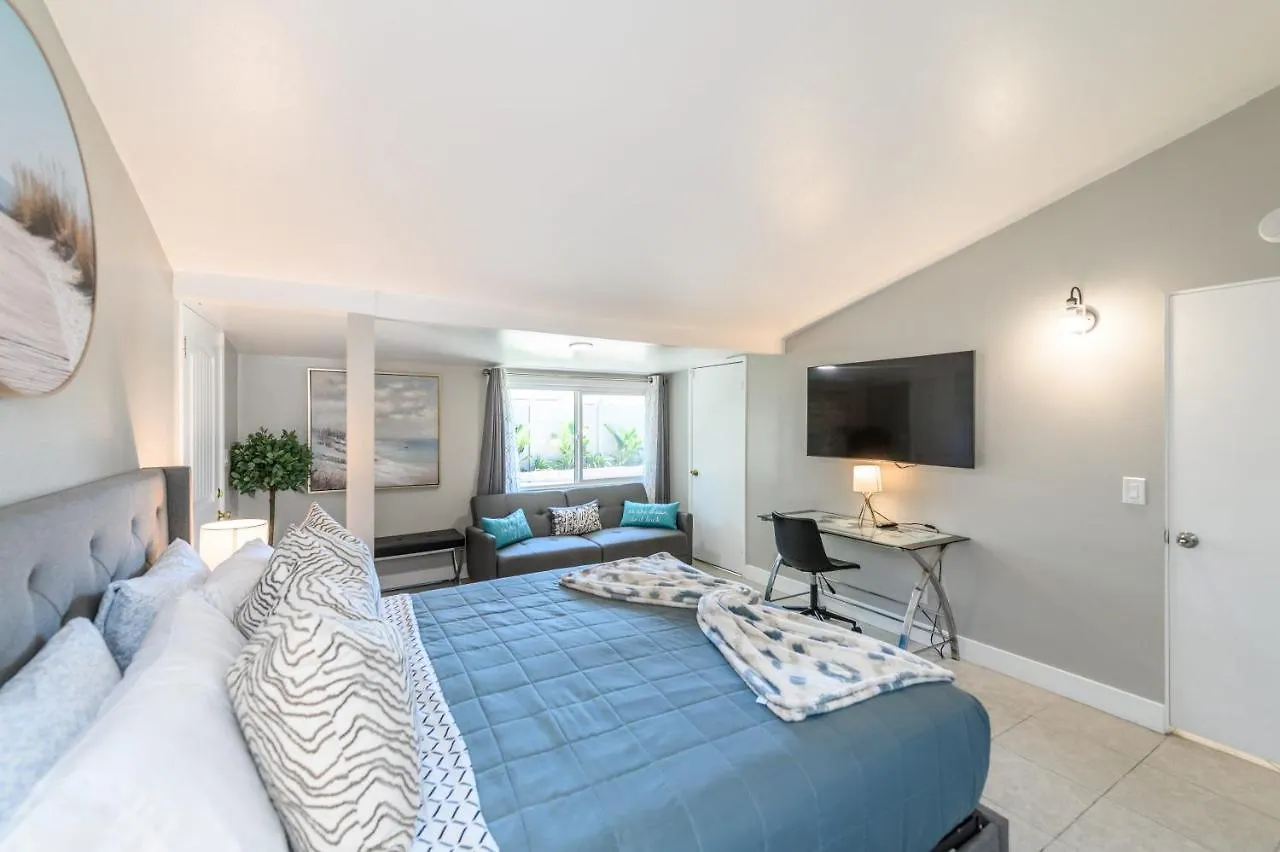 Holiday home Disneyland Dream Villa 5 Bedroom 3 Bath Theater Games Pool Table Anaheim