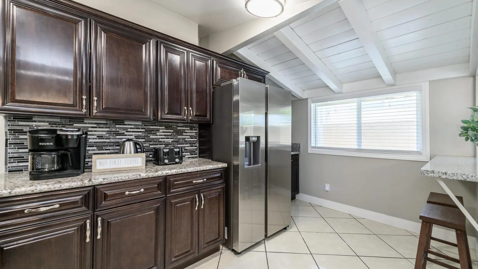 Disneyland Dream Villa 5 Bedroom 3 Bath Theater Games Pool Table Anaheim 0*,
