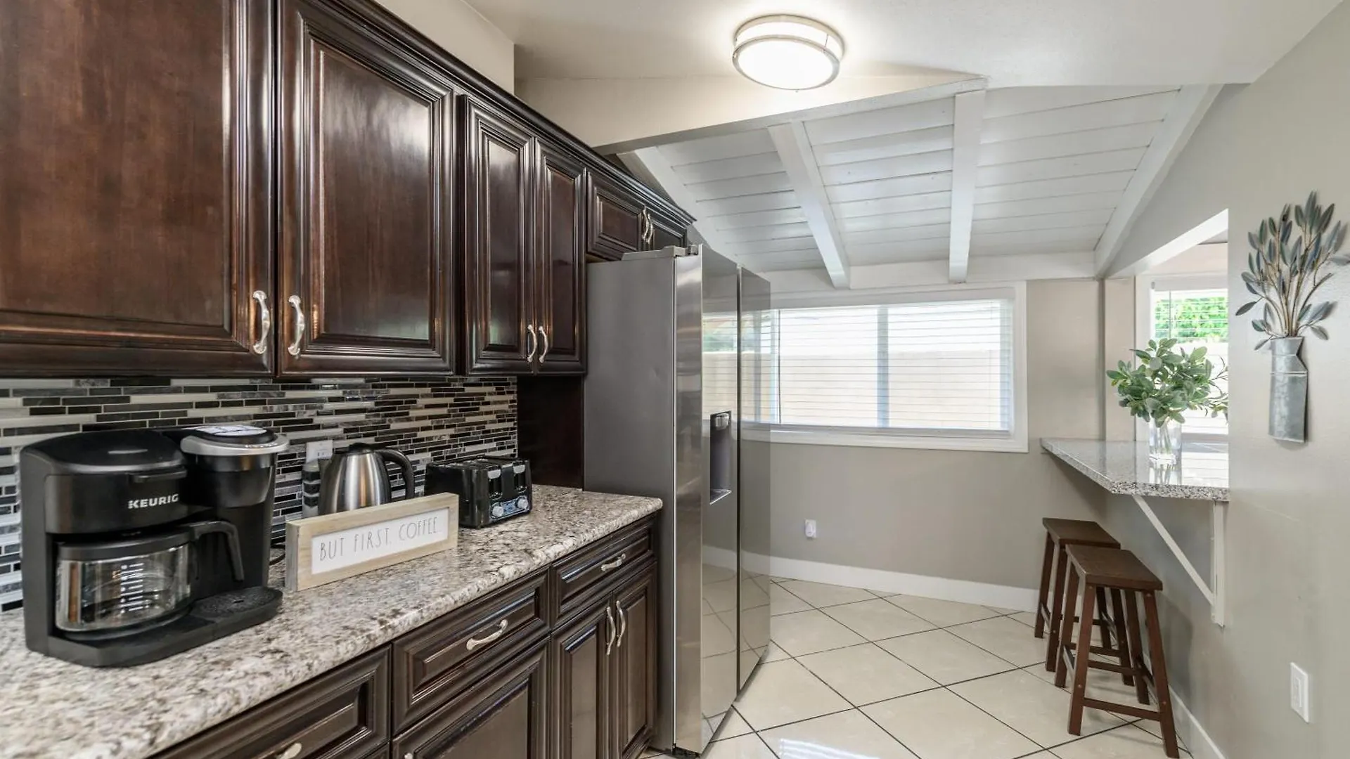 Disneyland Dream Villa 5 Bedroom 3 Bath Theater Games Pool Table Anaheim 0*,  United States