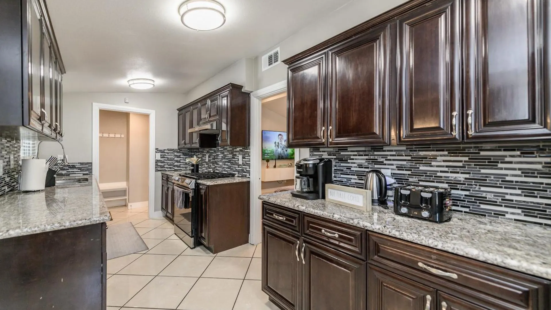 Disneyland Dream Villa 5 Bedroom 3 Bath Theater Games Pool Table Anaheim
